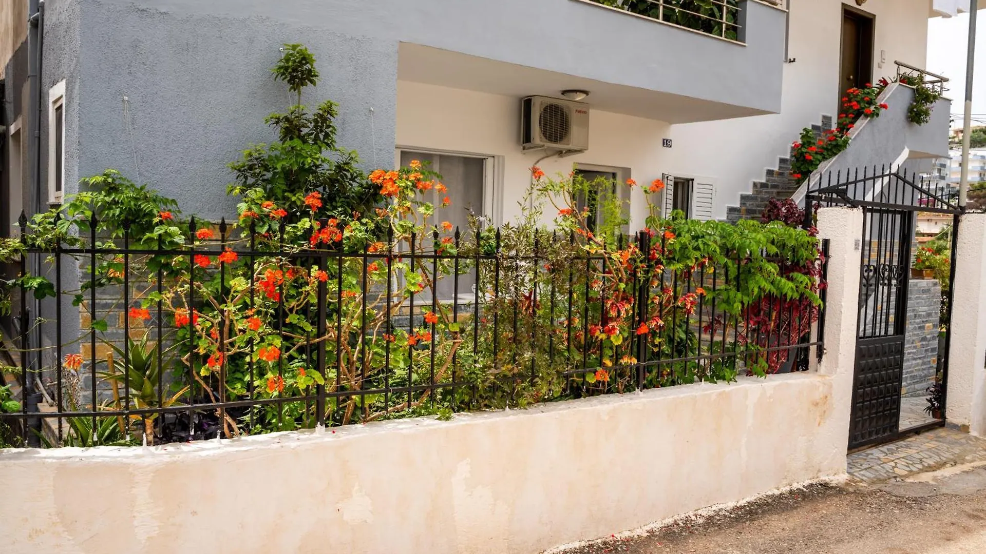 Kris Vacations In Saranda Apartment Albania