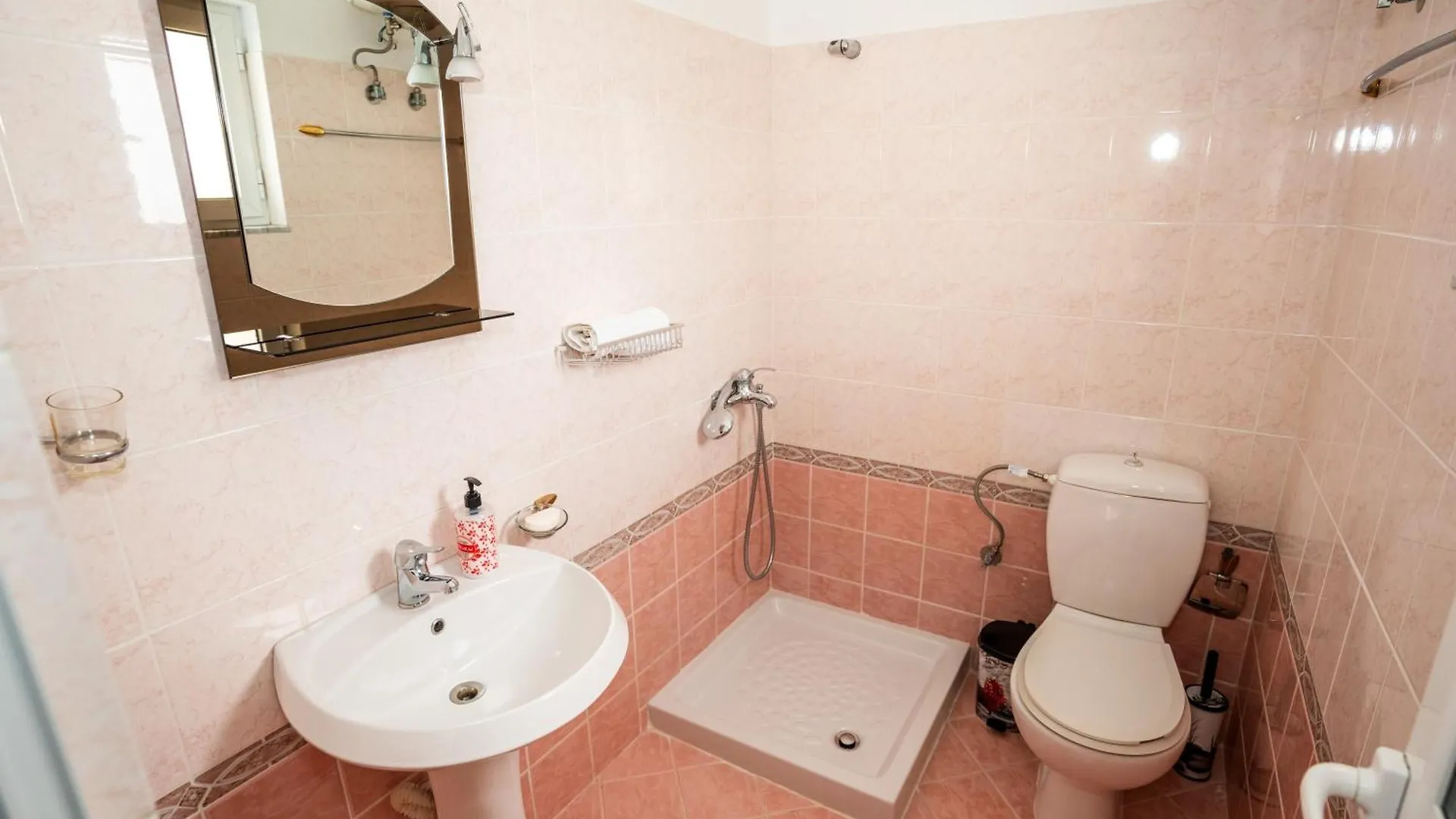 Kris Vacations In Saranda Apartment Albania