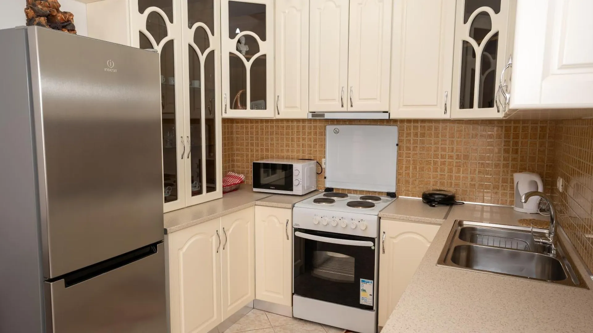 Kris Vacations In Saranda Apartment