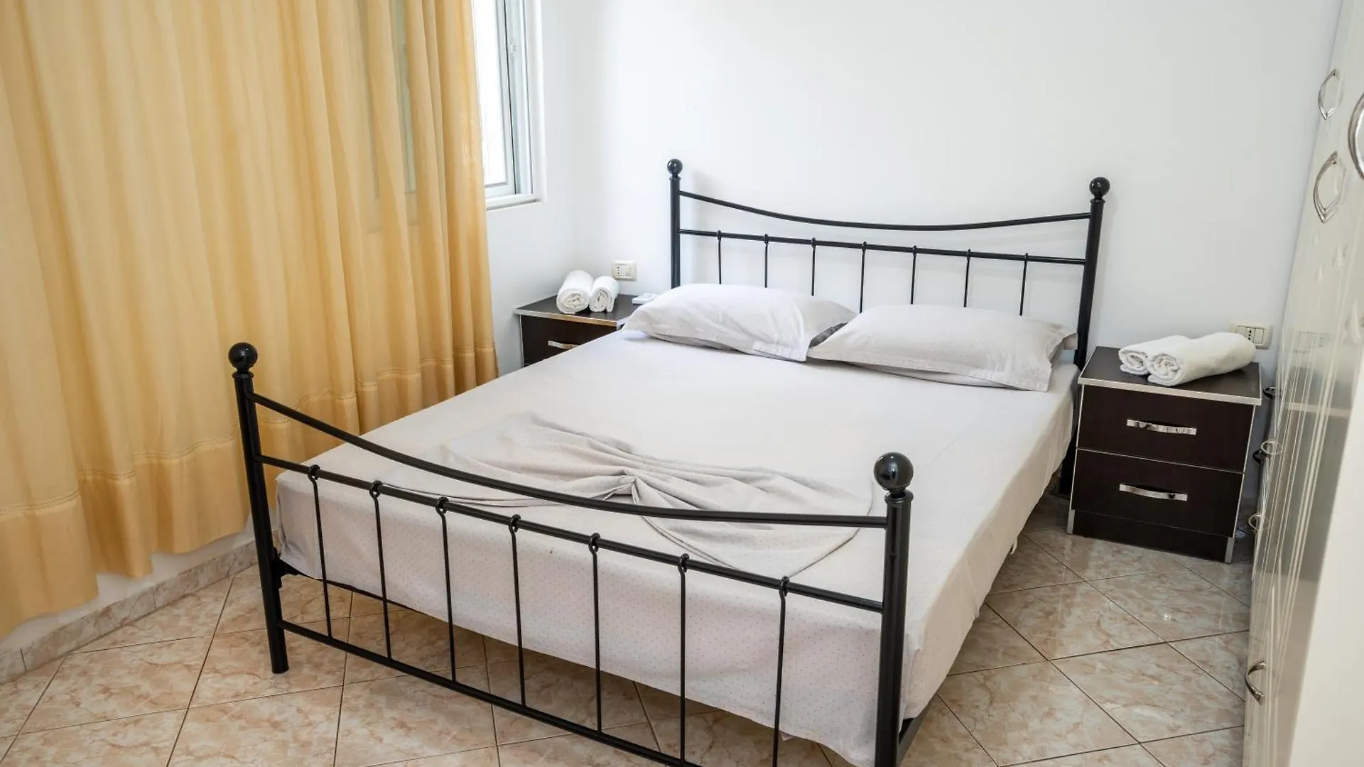 Kris Vacations In Saranda Apartment Albania