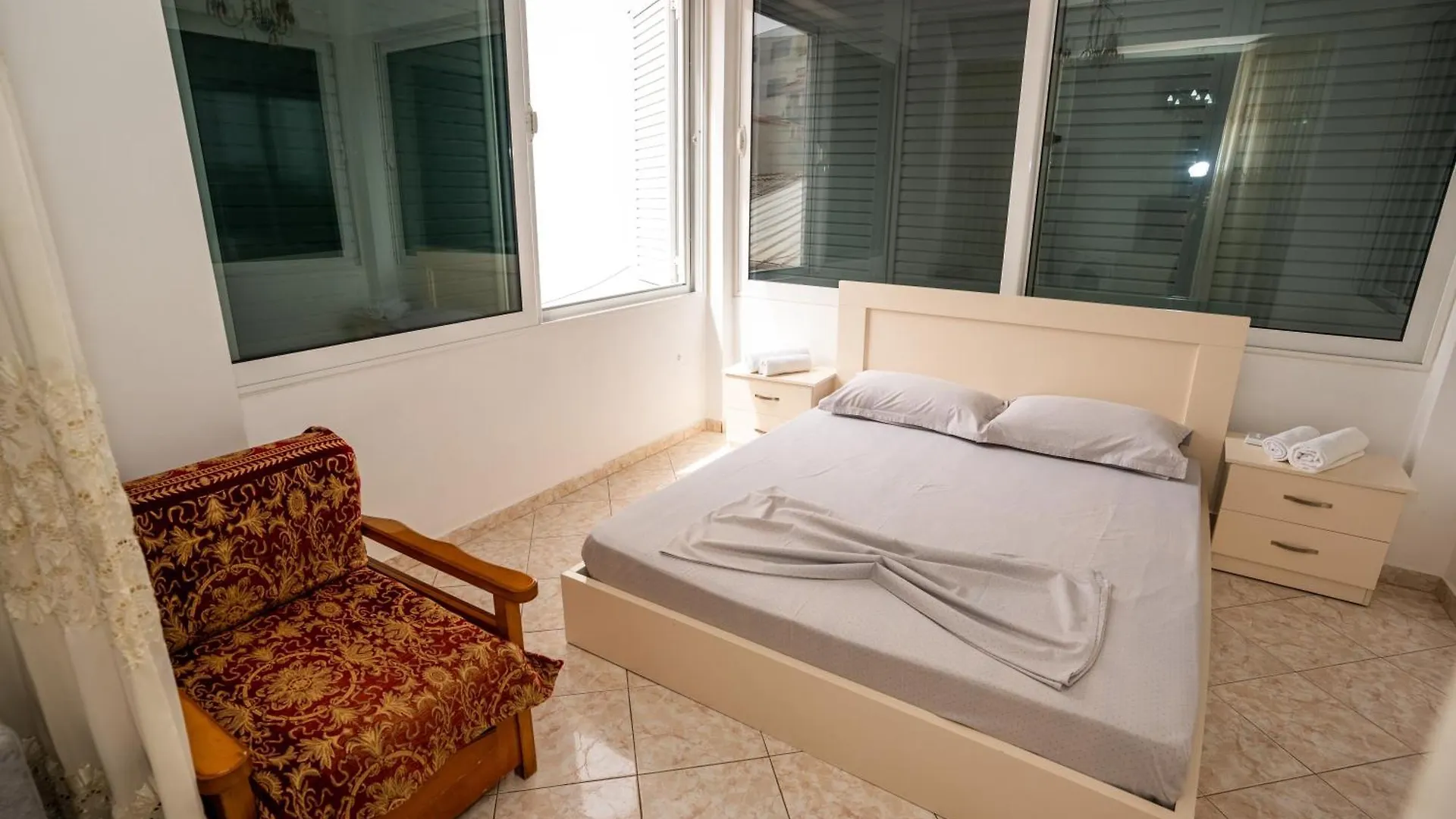 Kris Vacations In Saranda Apartment