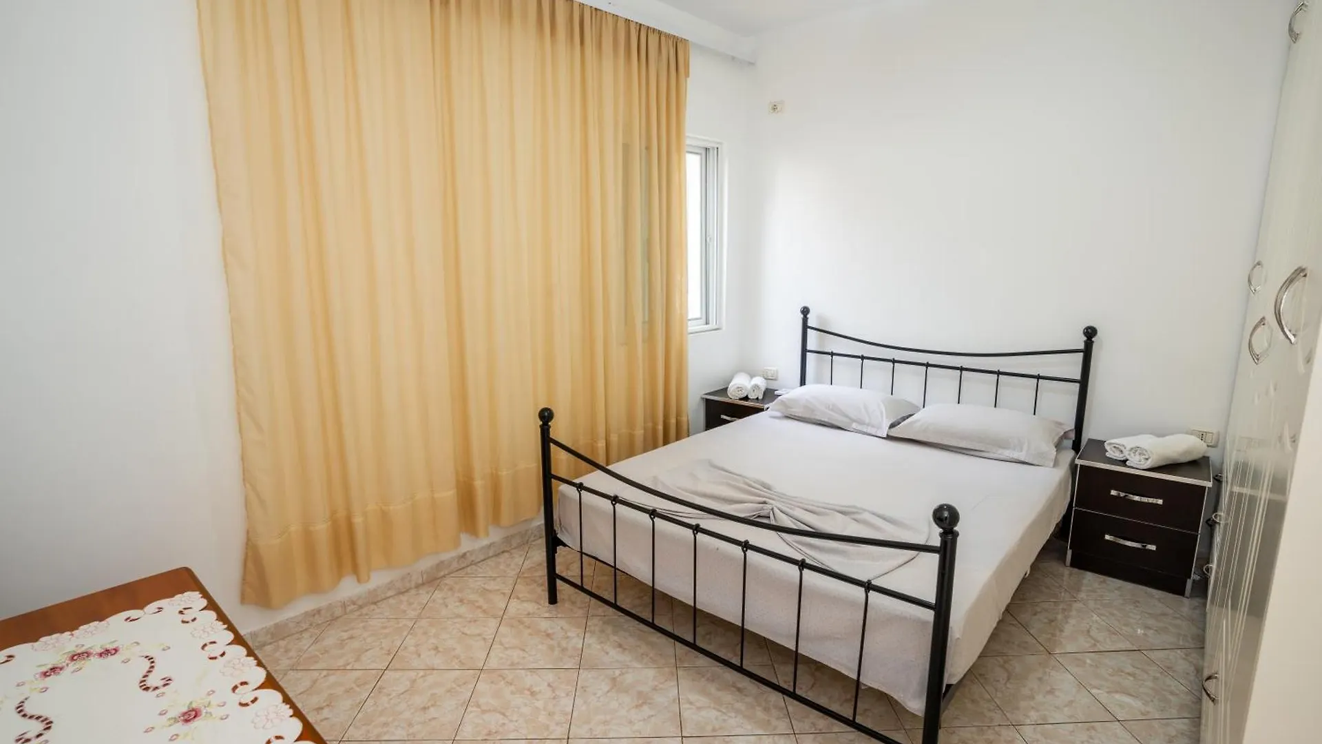 Kris Vacations In Saranda Apartment