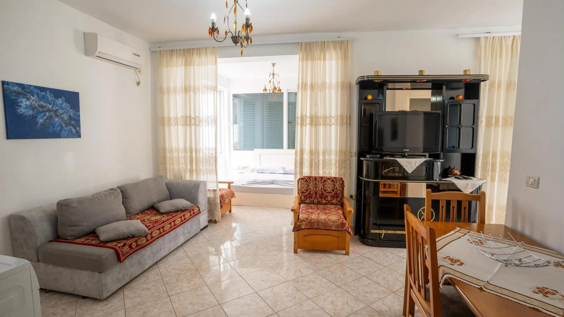 Kris Vacations In Saranda Apartment
